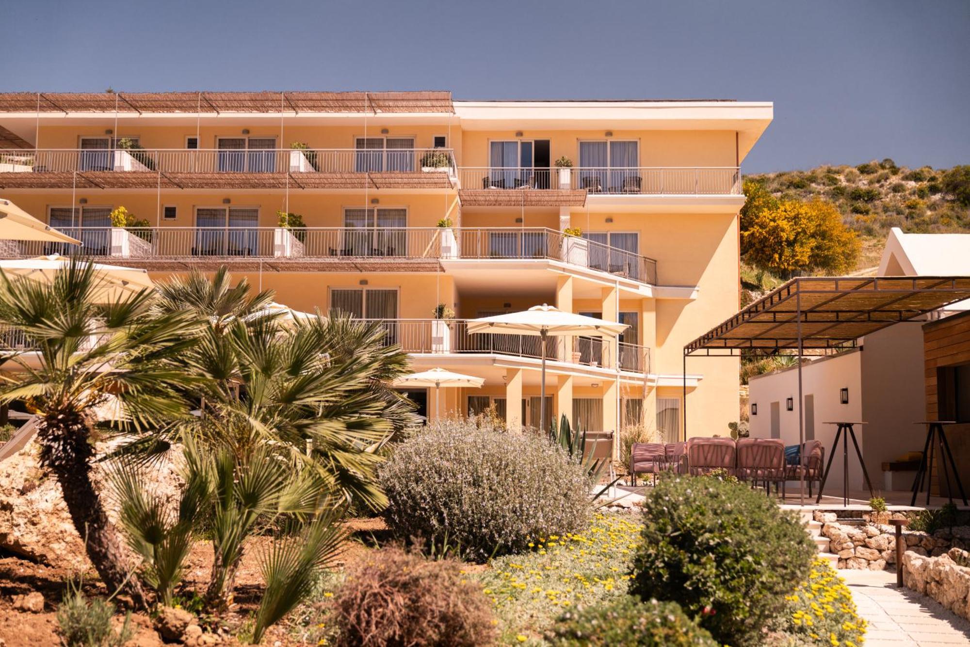 Luna Minoica Suites And Apartments 蒙塔莱格罗 外观 照片