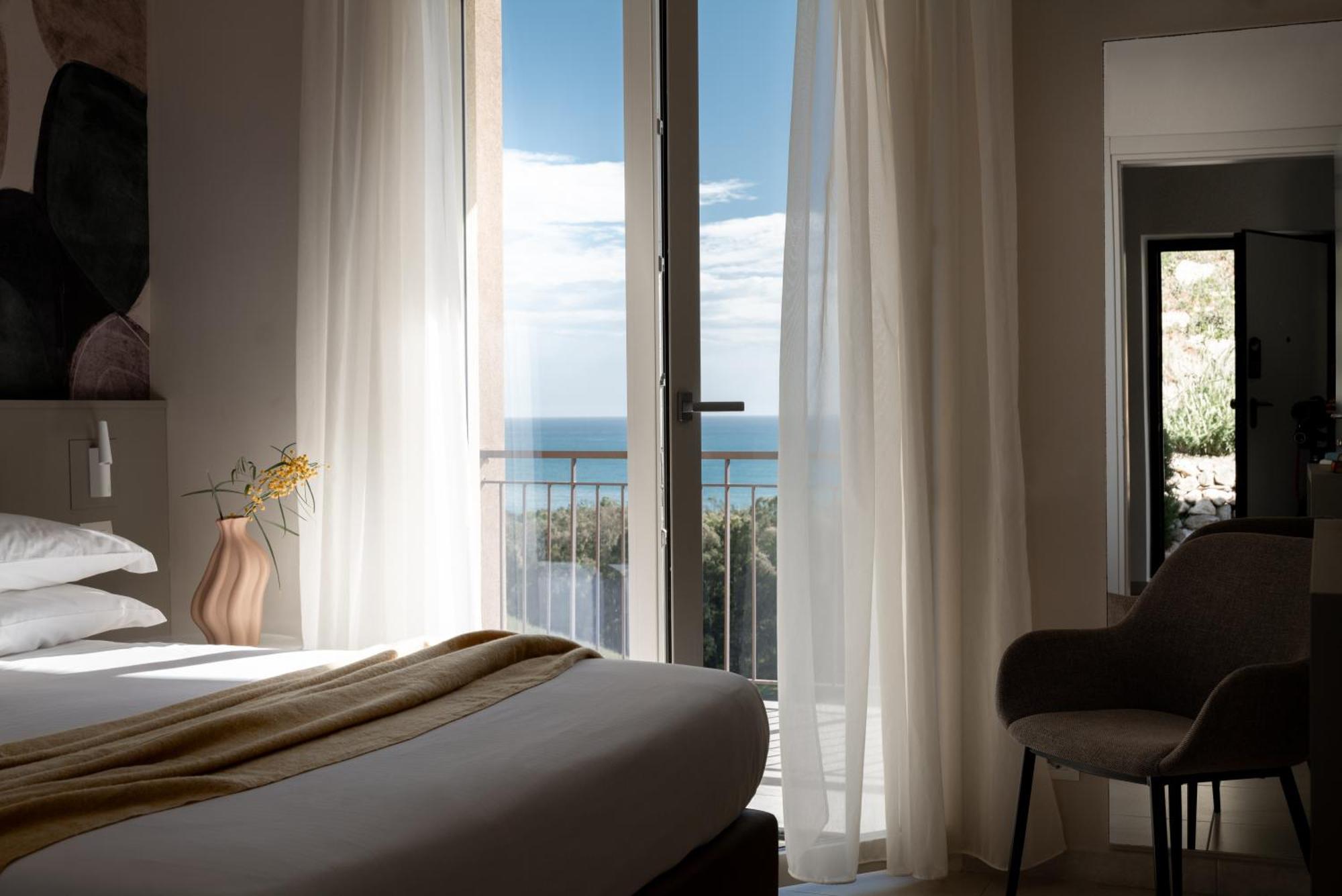 Luna Minoica Suites And Apartments 蒙塔莱格罗 外观 照片