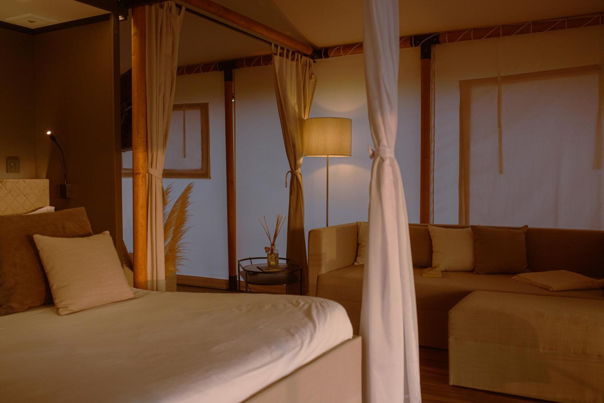 Luna Minoica Suites And Apartments 蒙塔莱格罗 外观 照片